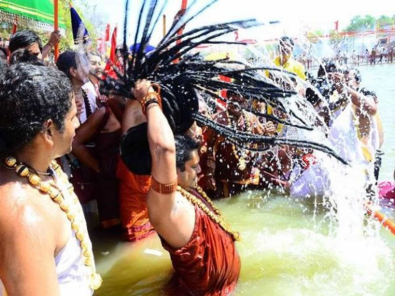પ્રયાગરાજમાં અખાડાઓના શાહી સ્નાન સાથે કુંભમેળાનો પ્રારંભ, જુઓ કુંભમેળાના પ્રથમ દ્રશ્યો VIDEO