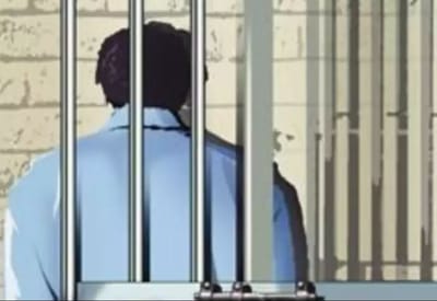 કાયદો ડરે છે : એક એવો ખૂંખાર કેદી કે જેનાથી જેલ સુપરિન્ટેન્ડન્ટ પણ થથરે છે, તેની બૅરકમાં બુલેટપ્રૂફ જૅકેટ અને હેલમેટ પહેરીને જાય છે પોલીસ અધિકારીઓ !