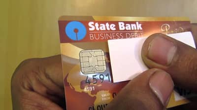 નવા EMV ચિપ ધરાવતા ATM કાર્ડથી ભૂલીને પણ ન કરો આ કામ, કાર્ડ થઈ શકે ડૅમેજ અને ફસાઈ જશે ટ્રાંઝૅક્શન