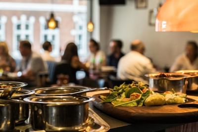 તમારી અજ્ઞાનતાના લીધે હોટેલ-રેસ્ટોરન્ટસવાળા લઈ રહ્યા છે એવા ટેક્સના 10 ટકા વધારે રુપિયા જે ભારતમાં લાગુ જ નથી પડતો, આ ખબરને વાંચીને ઘટાડો તમારું 10 ટકા બિલ