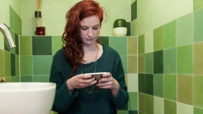 જો તમને કે તમારા પરિવારના કોઈ સભ્યને Toiletમાં મોબાઈલ લઈ જવાની ટેવ છે તો બહુ જલ્દી તમારે ઉપયોગ કરવો પડશે Mediclaimનો