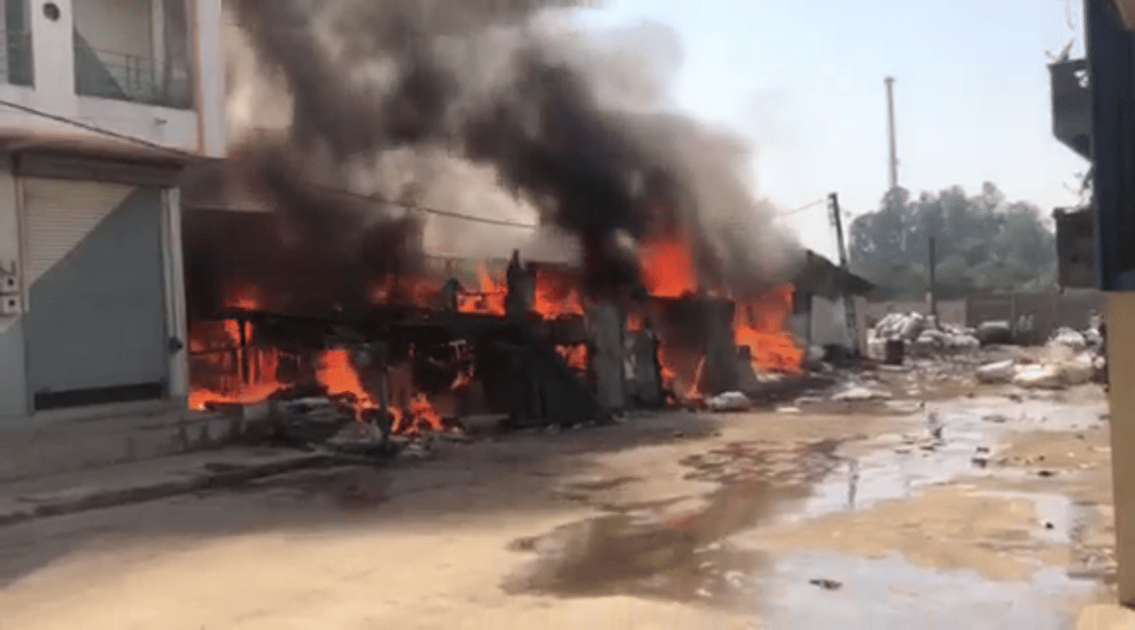 વાપીના બલીઠામાં ભંગારના ગોડાઉનમાં ભીષણ આગ, 2 ફાયર ફાઈટરની ગાડીઓએ મેળવ્યો આગ પર કાબૂ