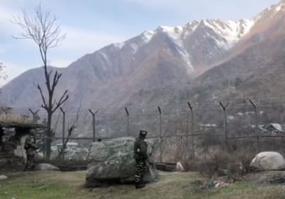 ઉરી સેના કૅમ્પ પર ફરી આતંકી હુમલાનો પ્રયત્ન, બે શંકાસ્પદોની હિલચાલ બાદ સેનાનું ફાયરિંગ, આતંકીઓની શોધખોળ ચાલુ