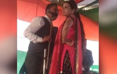 જ્યારે દેશ 40 CRPF જવાનોની શહાદત પર ગુસ્સા અને ગૌરવ સાથે આંસુ સારી રહ્યો હતો, ત્યારે CONGRESSની રેલીમાં ભીડ એકઠી કરવા માટે DANCE GIRLS લગાવી રહી હતી ઠુમકાં