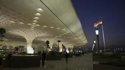 મુંબઈ એરપોર્ટ પર મેગા બ્લૉક !, મુંબઈથી વિમાન મારફતે આવવું-જવું 20 થી 50 ટકા મોંઘું થયું