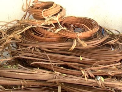 અમદાવાદ LCBએ કારખાનાઓમાંથી મશીનો અને વાયરની ચોરી કરતાં બે રીઢા ચોરોને પકડી પાડ્યા,