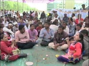 'પેન્શન અને રોજગાર આપો નહીં તો ગુજરાતમાં દારુ વેચીશું'