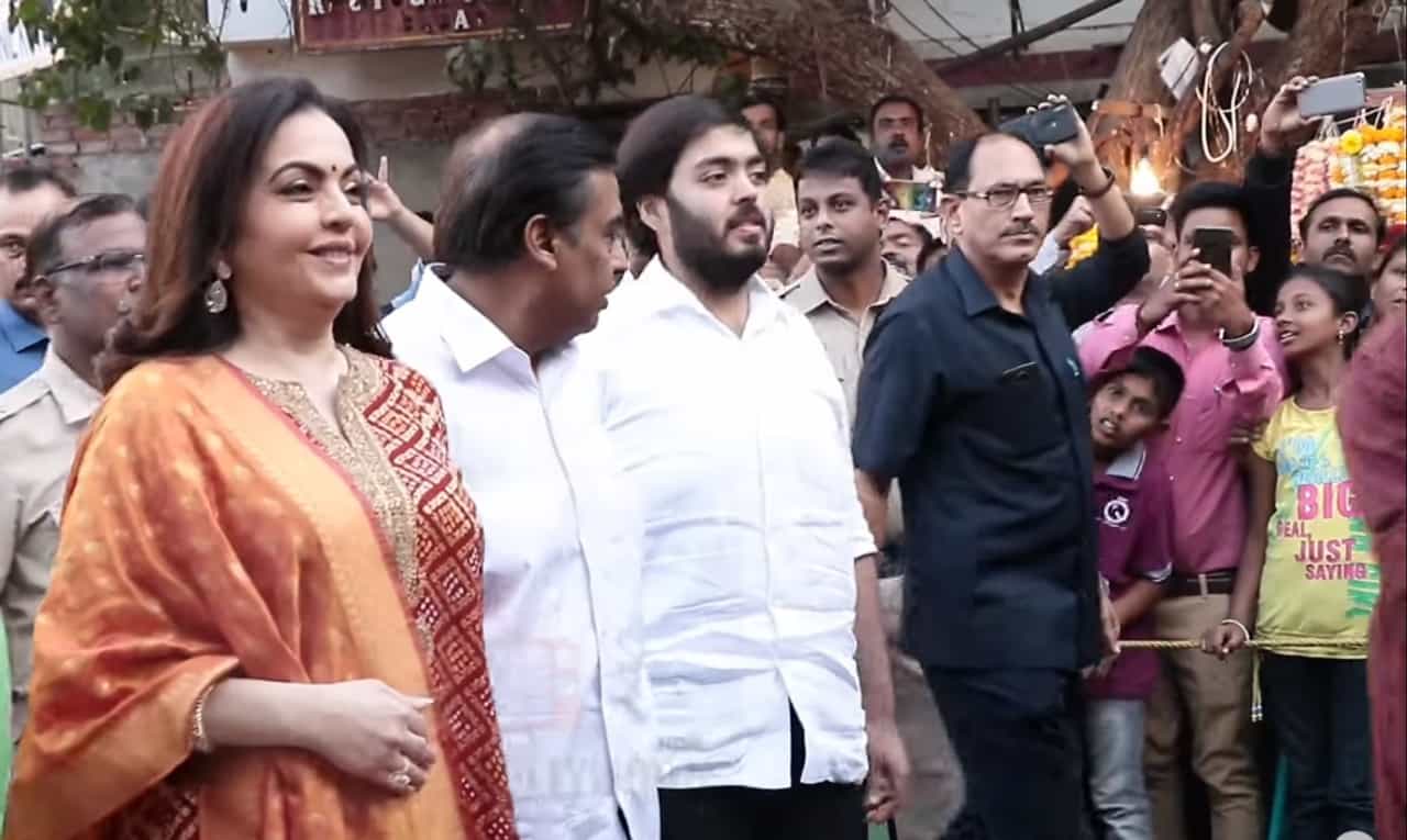જાણો અંબાણી પરિવારે આકાશ અંબાણીના લગ્નની પહેલી કંકોત્રી ક્યાં મંદિરમાં ચઢાવી?