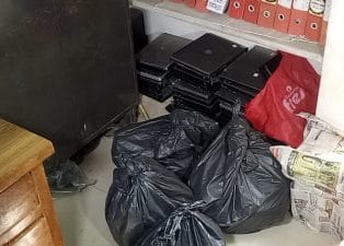 કેનેડાના નાગરિકો પાસેથી કોલ સેન્ટર ચલાવીને પૈસા પડાવતા, પોલીસે 21 લોકોની કરી ધરપકડ!