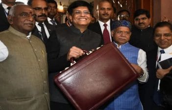 નાણામંત્રી નથી બનાવતાં બજેટ,સરકારી અધિકારીઓ 1 મહિના સુધી નથી જઈ શકતાં ઘરે, બજેટ સાથે સંકળાયેલી આવી જ કેટલીક ગુપ્ત માહિતીઓ વાંચો