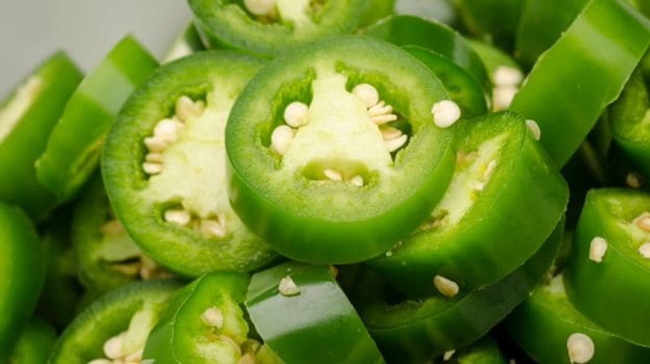 જે બિમારી પાછળ તમે લાખો રૂપિયા ખર્ચો છો તે બિમારીઓથી છુટકારો તમને લીલા મરચાથી મળી જશે!