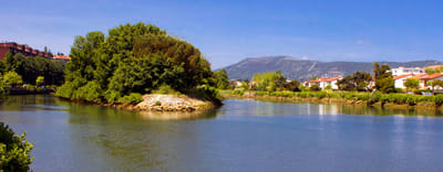 લો બોલો, દુનિયાની એક એવી જગ્યા જ્યાં વર્ષમાં બે વાર આખો દેશ જ બદલાઈ જાય છે!