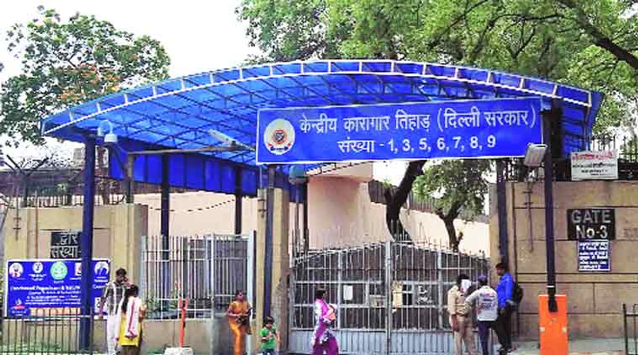 હજારો કર્મચારીઓને કાર ભેટ આપનાર જાણીતા ગુજરાતી ઉદ્યોગપતિ હવે કરવા જઈ રહ્યાં છે તિહાડ જેલમાં આ સારુ કામ, 14 હજાર કેદીઓ જોઈ રહ્યાં છે વાટ!