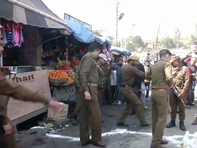 BREAKING NEWS: જમ્મુ કાશ્મીરમાં બસ પર ગ્રેનેડથી આતંકી હુમલો, 18 લોકો ઇજાગ્રસ્ત