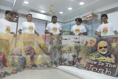 એક સમયે GSTને લઈને મોદી સરકારનો વિરોધ કરનારા સુરતના વેપારીઓ હવે શા માટે તેમનું સમર્થન કરી રહ્યા છે?