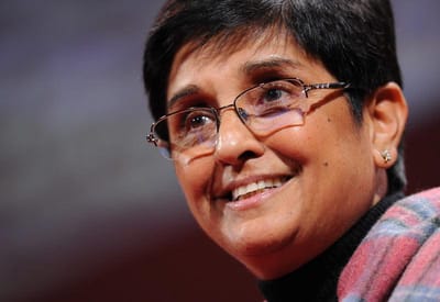 કિરણ બેદીને તેની જ દોહિત્રીએ કહ્યું, 'મને શરમ આવે છે કે તમે મારા નાની છો?'