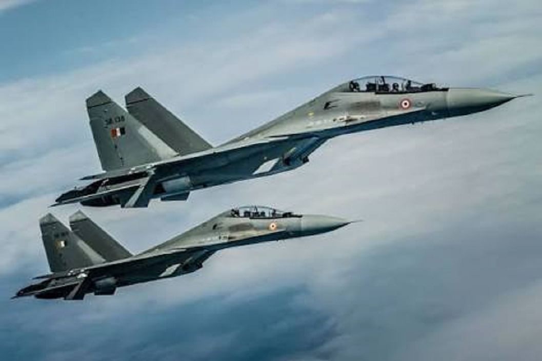 પાકિસ્તાનના F-16 ફાયટર પ્લેનને ભારતના સુખોઈ-30 અને મિરાજે ભગાડયા