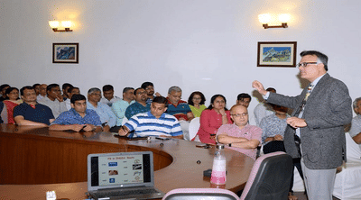 આ ગુજરાતીના ફેમેલી બિઝનેસના કી થિસીસ હાવર્ડ યુનિવર્સિટીમાં પણ ભણાવવામાં આવે છે, મોટા ર્કોપોરેટસ ફેમેલી બિઝનેસ વધારવા માટે લે છે તેમની સલાહ