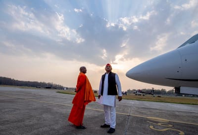 ઉત્તર પ્રદેશમાં શું અખિલેશ યાદવ સાથે યોગી આદિત્યનાથ તેમનો પ્રચાર કરી રહ્યા છે! કોણ છે આ ભગવાધારી