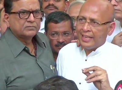 ડૉ. કુમાર વિશ્વાસે અરવિંદ કેજરીવાલની ઉડાવી મજાક, ટ્વિટ થઈ સોશિયલ મીડિયામાં વાયરલ