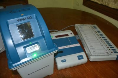 જાણો કેવી રીતે EVM મશીન થોડા જ કલાકોમાં અંદાજીત 60 કરોડ મતદારોની ગણતરી કરી લેશે?