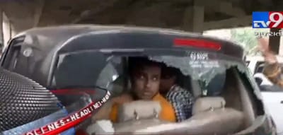 પશ્ચિમ બંગાળમાં ચૂંટણીના અંતિમ તબક્કાના મતદાન સમયે ફરી હિંસા, ક્રૂડ બોમ્બ, લાઠીચાર્જ અને ઉમેદવારો પર હુમલા