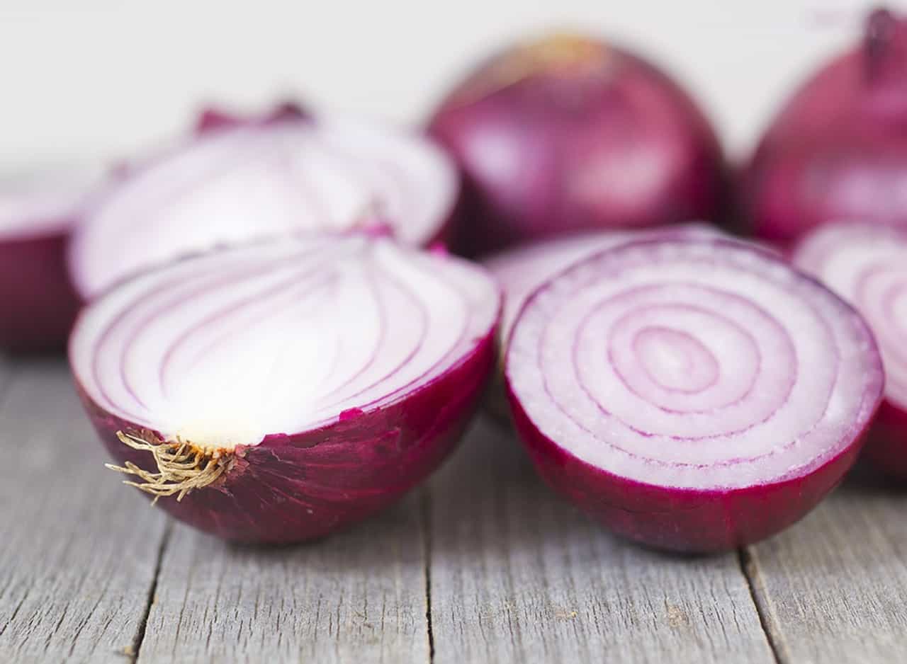 ડુંગળી નથી ખાતા તો ખાવાનું શરુ કરી દો, આ બિમારીઓથી મળશે છૂટકારો અને નહીં જવું પડે ડૉક્ટરની પાસે