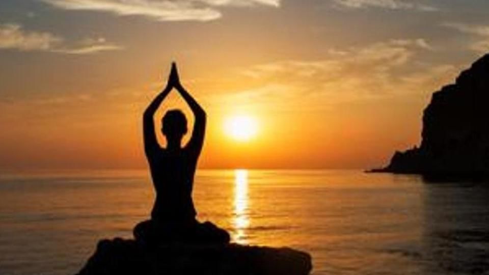Internationl Yoga Day: યોગ કરતી વખતે તમે પણ આ 7 ભૂલ કરવાથી બચો, જાણો તે ભૂલો વિશે