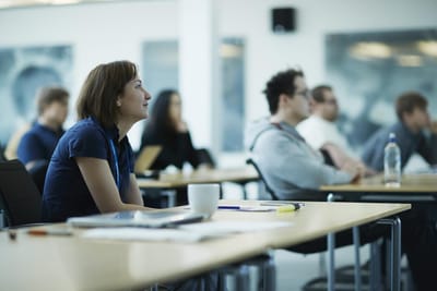 બે ખૂશ ખબર! Ph.Dના વિદ્યાર્થીઓને મળશે હવે સ્ટાઈપેન્ડ, 100 દિવસમાં પ્રોફેસરોની ભરતી કરવા આદેશ