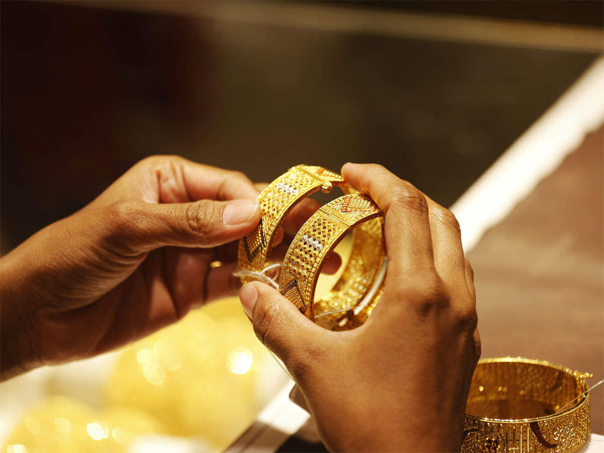Gold Rate:  સસ્તુ થયું સોનું, ખરીદવું કે રાહ જોવી ? જાણો શું છે DUBAI અને INDIAમાં આજે સોનાનાં ભાવ