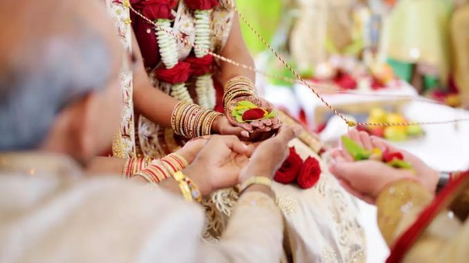 કમલનાથ સરકારની સ્કીમ! શૌચાલયની સાથે સેલ્ફી મોકલ્યા બાદ જ મળશે લગ્ન માટે 51 હજાર રુપિયા