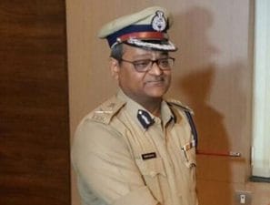 VIDEO: અમદાવાદના CP તરીકે આશિષ ભાટીયાની સત્તાવાર નિમણૂંક, CID ક્રાઈમનાં વડા તરીકે સંજય શ્રીવાસ્તવની નિમણૂંક