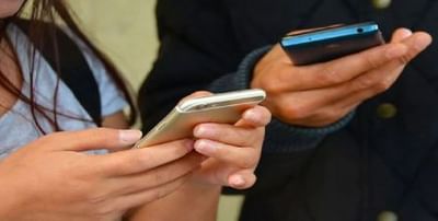 મોબાઈલ યુઝર્સને મોટો ઝટકો, મોબાઈલ ટેરિફમાં 40થી 50 ટકાનો તોતિંગ વધારો થશે