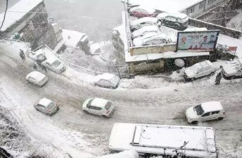 VIDEO: ઉત્તરભારતમાં સતત હિમવર્ષા, UPમાં ઠંડીથી 20 લોકોનાં મોત