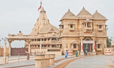 સૂર્યગ્રહણને લઈ ગુજરાતના મંદિરોના નિત્યક્રમના સમયમાં ફેરફાર, જુઓ VIDEO