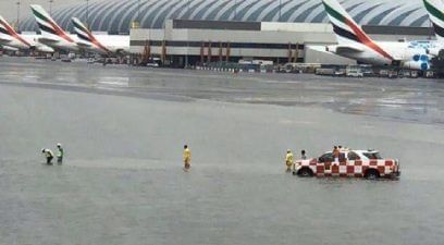 VIDEO: દુબઈમાં અનરાધાર વરસાદ ખાબક્યો, એરપોર્ટના રન-વેની આસપાસ નહેર જેવા દ્રશ્યો સર્જાયા