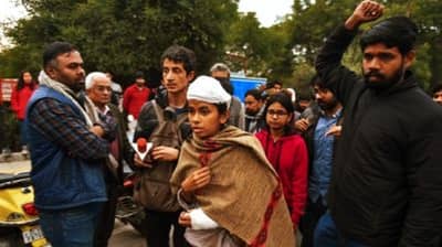 JNUSU અધ્યક્ષ આઈશી ઘોષની સામે FIR દાખલ, સર્વર રૂમમાં તોડફોડ કરવાનો આરોપ