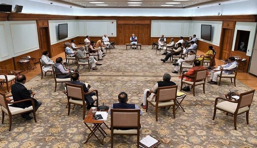 VIDEO: PM મોદીએ પોતાના આવાસ સ્થાન પર યોજી કેબિનેટની બેઠક, આપ્યો આ મહત્વનો મેસેજ