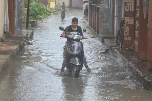 જામનગરના કાલાવડમાં ભર ઉનાળે કમોસમી વરસાદ, જુઓ VIDEO