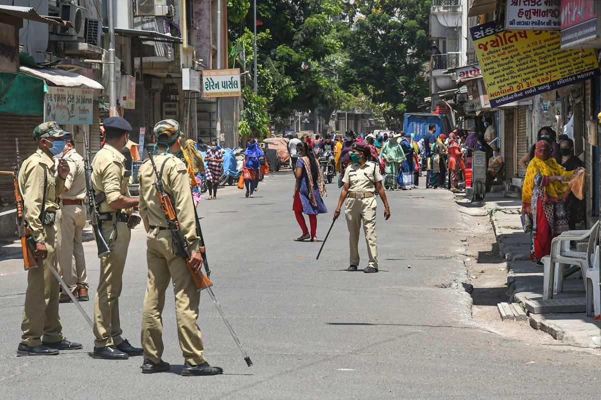 ગુજરાતમાં આતંકી હુમલાનો સુરક્ષા એજન્સીનો ઈનપુટ, અમદાવાદમાં સઘન પોલીસ ચેકિંગ, જુઓ VIDEO