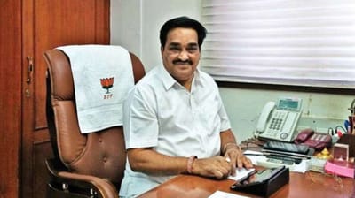 સી.આર.પાટીલ સાબિત થયા લોકોના 'ભાઉ'! એક દિકરીના ઓપરેશન માટે પિતાને કરી આર્થિક સહાય અને મા કાર્ડની મદદ