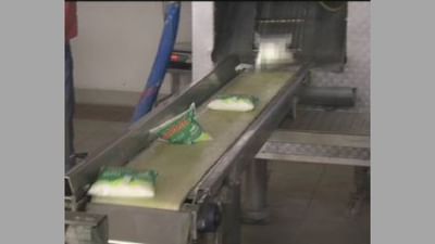 અમુલ સામે હવે તેની જ સાબર છાશ હરીફાઇ કરશે, અમુલ પાર્લર પર માત્ર પાંચ રુપિયામાં છાશનુ પાઉચ મળશે.