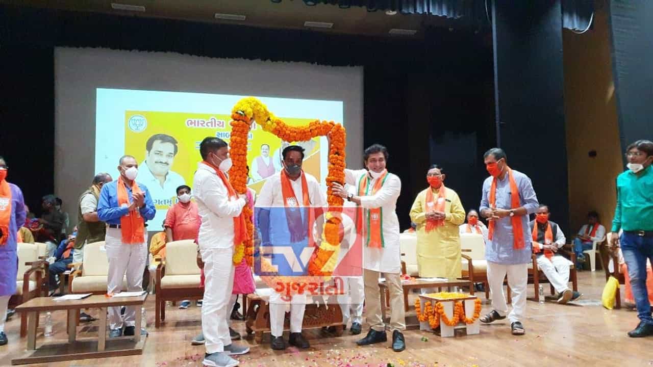 પોતાના બળે જીતી જતા હોય એમ માનનારા ખાંડ ફાંકજો, કાર્યકરોના બળ પર જીતો છો: સી.આર.પાટીલ