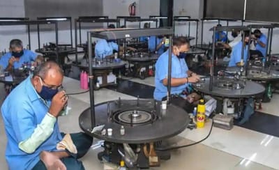 સુરત: હીરાના 3 એકમોને મનપાએ કરાવ્યા બંધ, રત્ન કલાકારોનો રેપિડ ટેસ્ટ નહી થતા તંત્રનો નિર્ણય