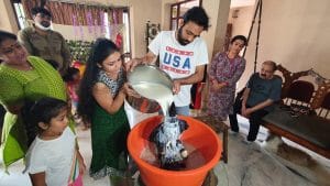 ગણપતિ બાપ્પા મોરયાના નાદ સાથે સુરત શહેરમાં ગણેશજીની પ્રતિમાનું વિસર્જન શરૂ, ઘરમાં ચોકલેટના ગણપતિની પ્રતિમાનું 20 લીટર દૂધમાં વિસર્જન કરીને ઘરમાં રહો સુરક્ષિત રહોનો સંદેશો અપાયો