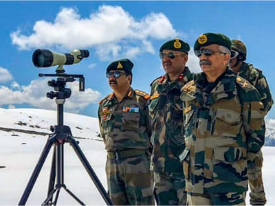 ચીન સાથેની સીમા વિવાદ વચ્ચે સેનાધ્યક્ષ લેહ લદ્દાખ પહોચ્યા, સેનાધ્યક્ષની સીમા સરહદની અચાનક મુલાકાત શુ સુચવે છે ?