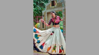 નવરાત્રી 2020માં લેટેસ્ટ ટ્રેન્ડમાં છે બોલ્ડ ચણિયાચોળી