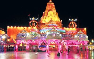 અંબાજી મંદિરના દર્શનના સમયમાં કરાયો વધારો, રાત્રે 11 વાગ્યા સુધી શ્રદ્ધાળુઓ કરી શકશે દર્શન