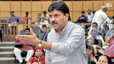 અમદાવાદ: કોંગ્રેસનો આંતરિક કલેહ સપાટી પર, વિપક્ષના નેતા દિનેશ શર્માનું રાજીનામુ