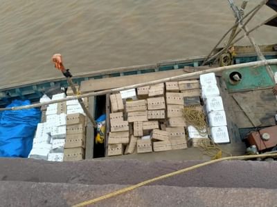 સુરતમાં દારૂ તો આવશે? ખેપિયાઓએ દરિયાઈ માર્ગે લાખોની કિંમતનો વિદેશી દારૂ મંગાવ્યો, પોલીસે દરિયામાંથી જ 5 શખ્શોને ઝડપ્યા